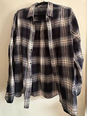 Casual Navy & White Plaid Button-Down Shirt